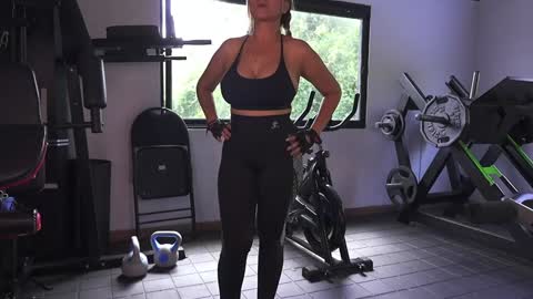 Snapshot of alicia_lang chatting on 18, 10, 2025 Alicia Lang online show from 18, 10, 2025