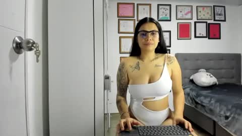 Snapshot of alicia_rainbow chatting on 2, 6, 2026 alicia_rainbow online show from 2, 6, 2026