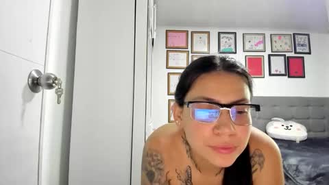 Snapshot of alicia_rainbow chatting on 5, 6, 2026 alicia_rainbow online show from 5, 6, 2026