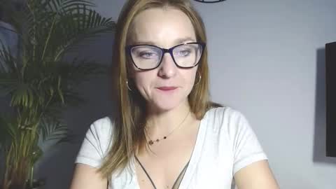 Snapshot of alicialux chatting on 16, 1, 2026 Alicia online show from 16, 1, 2026