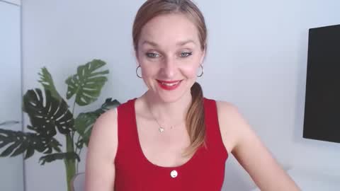 Snapshot of alicialux chatting on 7, 4, 2026 Alicia online show from 7, 4, 2026