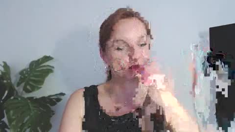 Snapshot of alicialux chatting on 8, 4, 2026 Alicia online show from 8, 4, 2026