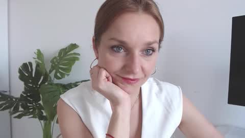 Snapshot of alicialux chatting on 9, 4, 2026 Alicia online show from 9, 4, 2026