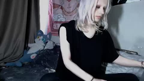 Snapshot of alien_bella chatting on 22, 6, 2026 Alien Bella online show from 22, 6, 2026