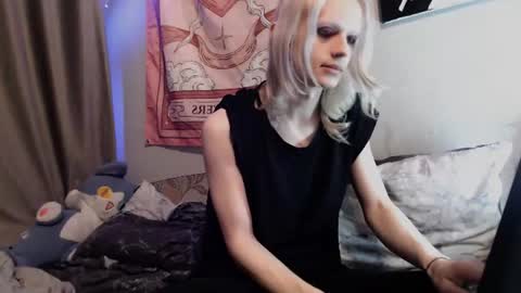 Snapshot of alien_bella chatting on 22, 6, 2026 Alien Bella online show from 22, 6, 2026