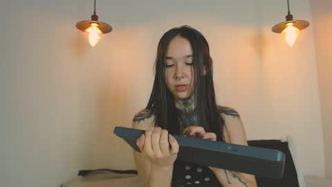    online show from 16, 4, 2026