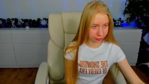 Snapshot of alina__blonde chatting on 14, 12, 2025 Alina online show from 14, 12, 2025