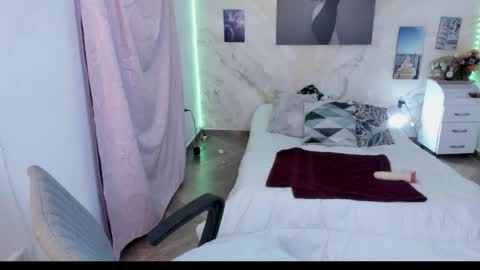 Snapshot of alinabozz1 chatting on 13, 4, 2026 alinabozz1 online show from 13, 4, 2026