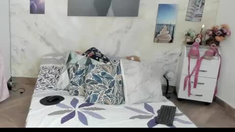 Snapshot of alinabozz1 chatting on 25, 4, 2026 alinabozz1 online show from 25, 4, 2026