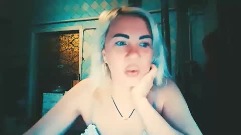 Snapshot of alinafrey_ chatting on 24, 4, 2026 Alina online show from 24, 4, 2026