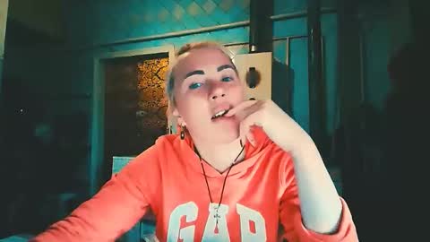 Snapshot of alinafrey_ chatting on 27, 4, 2026 Alina online show from 27, 4, 2026