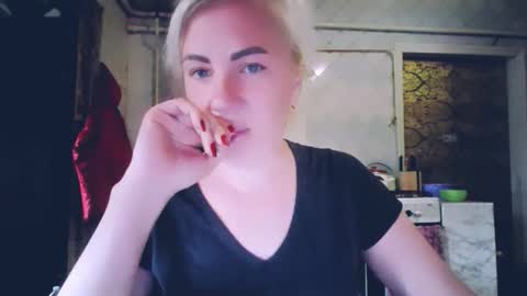 Snapshot of alinafrey_ chatting on 20, 5, 2026 Alina online show from 20, 5, 2026
