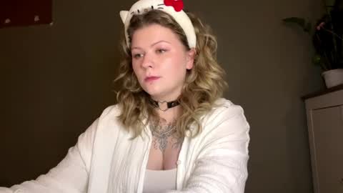 Snapshot of alinahotgirl chatting on 31, 3, 2026 Alina online show from 31, 3, 2026