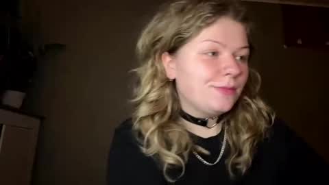 Snapshot of alinahotgirl chatting on 7, 4, 2026 Alina online show from 7, 4, 2026