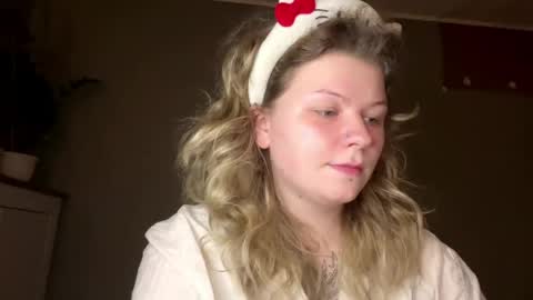 Snapshot of alinahotgirl chatting on 21, 4, 2026 Alina online show from 21, 4, 2026