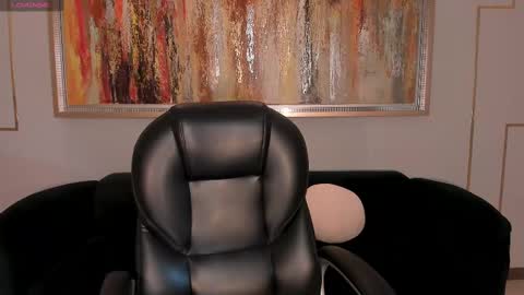 alinakravitz_ online show from 1, 10, 2025