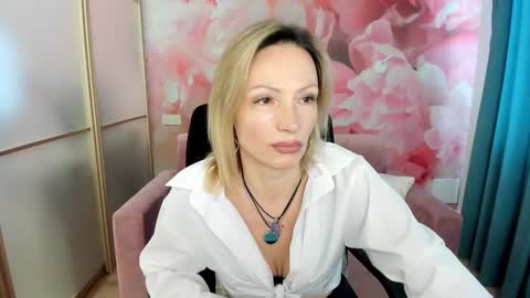 Snapshot of alinamoor chatting on 21, 3, 2026 AlinaMoor online show from 21, 3, 2026