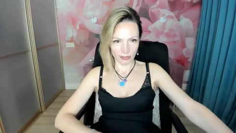 Snapshot of alinamoor chatting on 28, 3, 2026 AlinaMoor online show from 28, 3, 2026