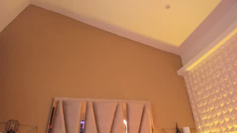 Snapshot of aline_costa chatting on 16, 4, 2026 - online show from 16, 4, 2026