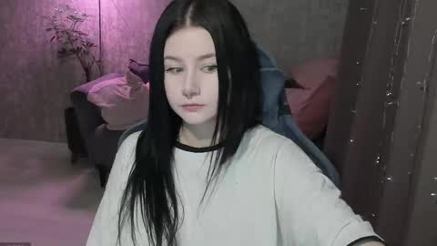 Aline Greeeen online show from 8, 10, 2025