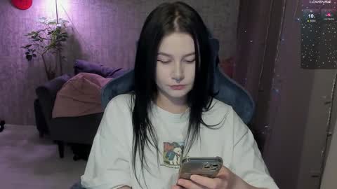 Snapshot of alinegreeeen chatting on 2, 4, 2026 Aline Greeeen online show from 2, 4, 2026