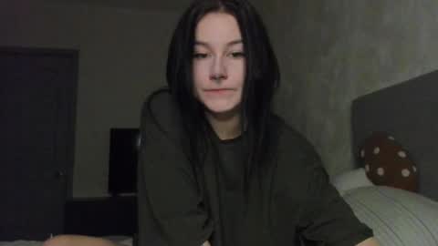 Snapshot of alinegreeeen chatting on 9, 4, 2026 Aline Greeeen online show from 9, 4, 2026