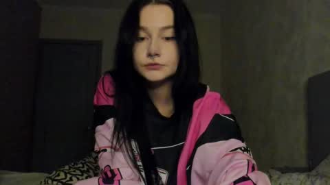 Snapshot of alinegreeeen chatting on 23, 4, 2026 Aline Greeeen online show from 23, 4, 2026