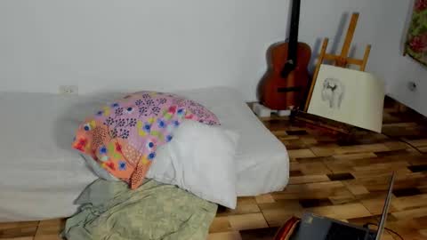 Snapshot of aliotttwink chatting on 3, 12, 2025 AliotTwink online show from 3, 12, 2025