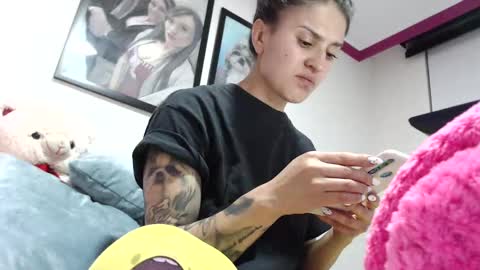 Snapshot of alipetite_ chatting on 12, 11, 2025 alipetite online show from 12, 11, 2025