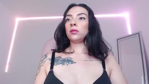 Snapshot of alisa__cain chatting on 24, 2, 2025 Alejandra online show from 24, 2, 2025