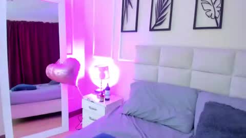     online show from 11, 1, 2025