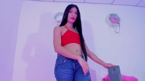 Alisia online show from 13, 12, 2024