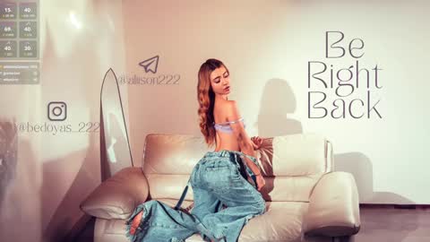 Snapshot of alison222_ chatting on 7, 1, 2025 A L I S O N online show from 7, 1, 2025