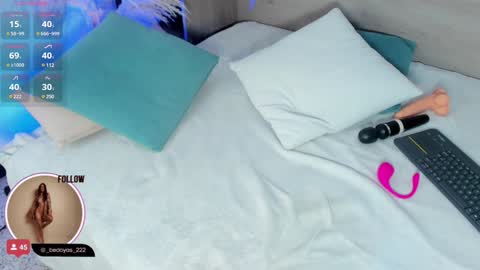 Snapshot of alison222_ chatting on 5, 2, 2025 A L I S O N online show from 5, 2, 2025