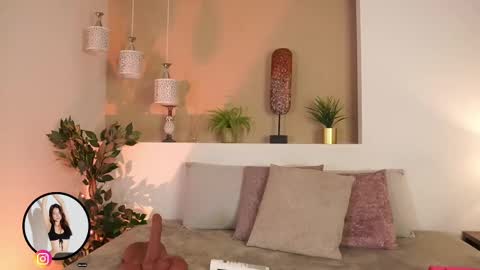 Snapshot of alison222_ chatting on 10, 9, 2025 A L I S O N online show from 10, 9, 2025
