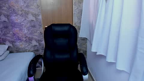 alison_manning1 online show from 31, 3, 2026