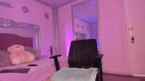 Alison Fishert online show from 14, 1, 2025