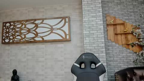 Snapshot of alisonn_doll chatting on 23, 10, 2025 alisonn_doll online show from 23, 10, 2025