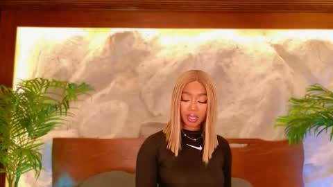 Snapshot of alisoon_moon chatting on 26, 2, 2026 Alison Moon online show from 26, 2, 2026