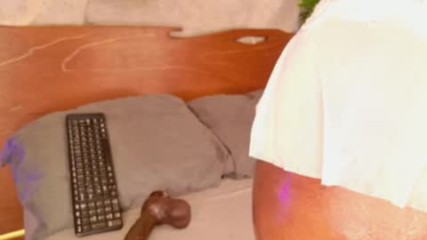 Snapshot of alisoon_moon chatting on 7, 3, 2026 Alison Moon online show from 7, 3, 2026