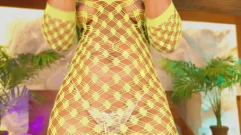 Snapshot of alisoon_moon chatting on 11, 4, 2026 Alison Moon online show from 11, 4, 2026