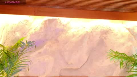 Snapshot of alisoon_moon chatting on 14, 4, 2026 Alison Moon online show from 14, 4, 2026