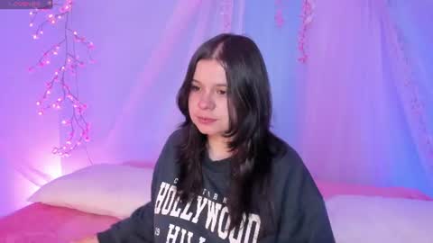 Snapshot of alissa_cute1 chatting on 5, 7, 2026 Mia online show from 5, 7, 2026