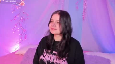 Snapshot of alissa_cute1 chatting on 14, 7, 2026 Mia online show from 14, 7, 2026