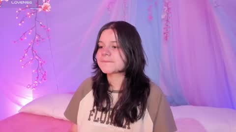 Snapshot of alissa_cute1 chatting on 25, 7, 2026 Mia online show from 25, 7, 2026