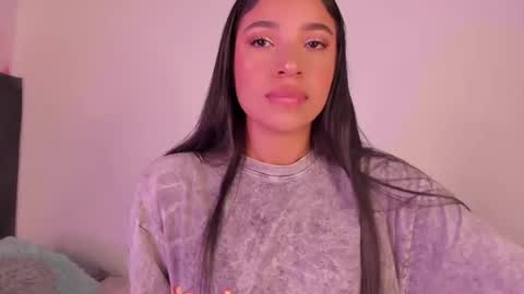 Snapshot of alissarose_ chatting on 16, 12, 2025 Mara Isabel online show from 16, 12, 2025