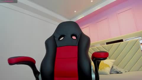 Snapshot of alisson_barker chatting on 1, 11, 2025 ALISSON online show from 1, 11, 2025