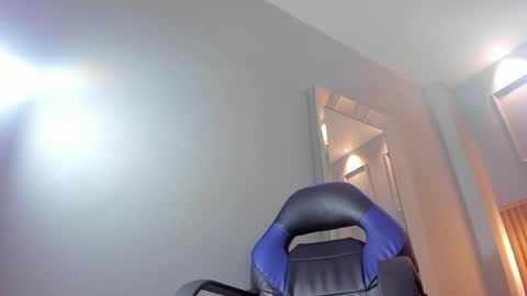 Snapshot of alisson_barker chatting on 24, 11, 2025 ALISSON online show from 24, 11, 2025