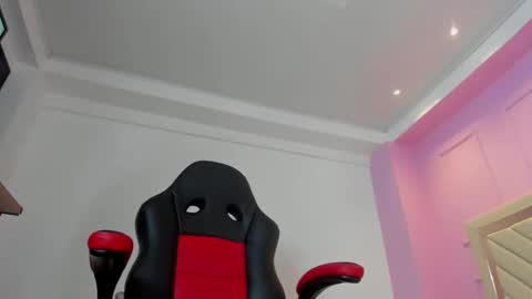 Snapshot of alisson_barker chatting on 25, 11, 2025 ALISSON online show from 25, 11, 2025