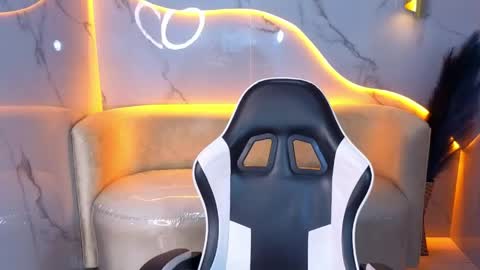 Snapshot of alisson_tx_ chatting on 13, 4, 2026 alisson_tx_ online show from 13, 4, 2026